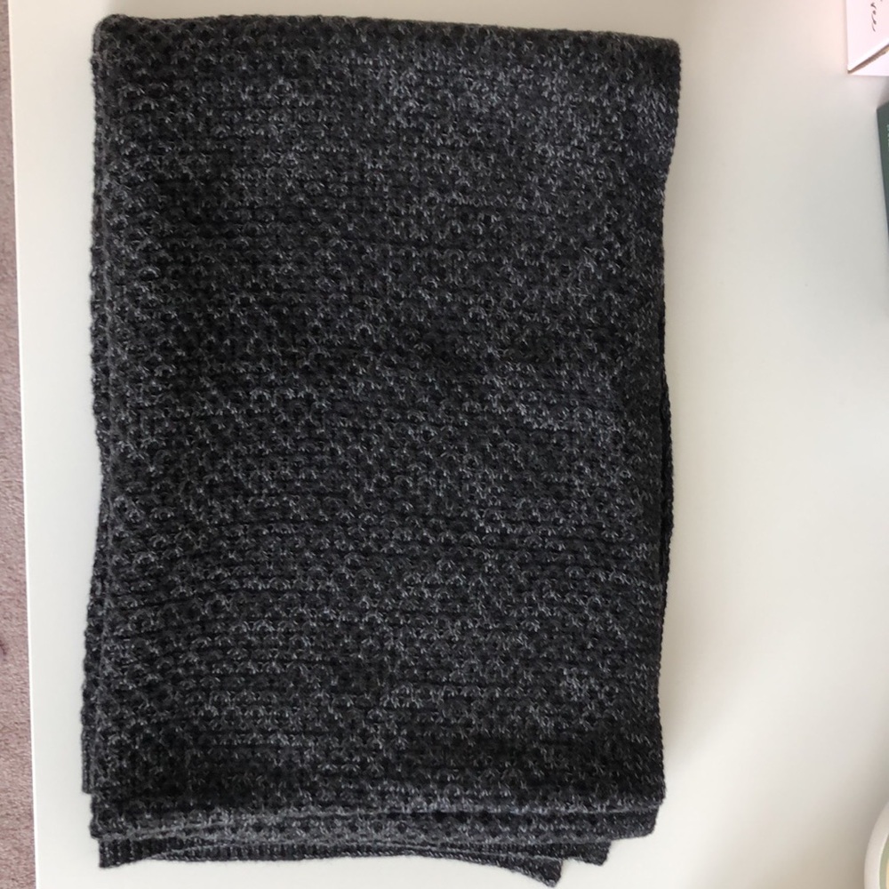 Bench scarf - Picture 4 of 4